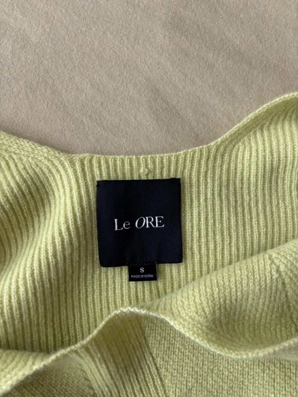 Le Ore Cashmere Knit Scoop Neck Crop Tank Top - Picture 3 of 4